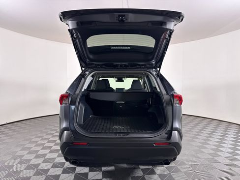 Used 2019 Toyota RAV4 XLE image 7