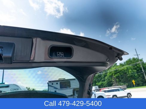 Used 2019 Toyota C-HR Limited FWD image 38