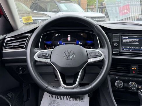 Certified 2023 Volkswagen Jetta SE w/ Panoramic Sunroof Package FWD image 15