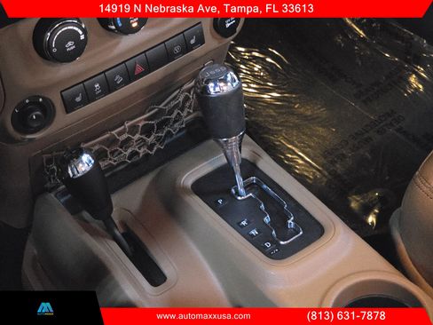 Used 2015 Jeep Wrangler Sahara w/ Connectivity Group AWD/4WD image 19
