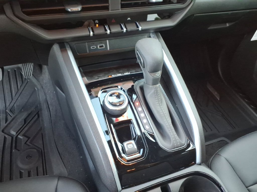 New 2026 Chevrolet Colorado Trail Boss AWD/4WD image 23