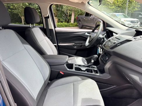 Used 2017 Ford Escape SE w/ SE Cold Weather Package FWD image 27