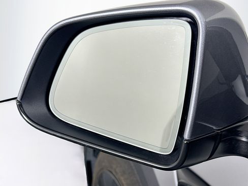 Used 2025 Tesla Model Y Long Range AWD/4WD image 16