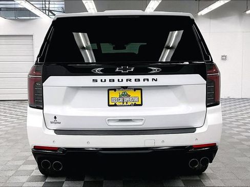 Used 2025 Chevrolet Suburban Z71 AWD/4WD image 5