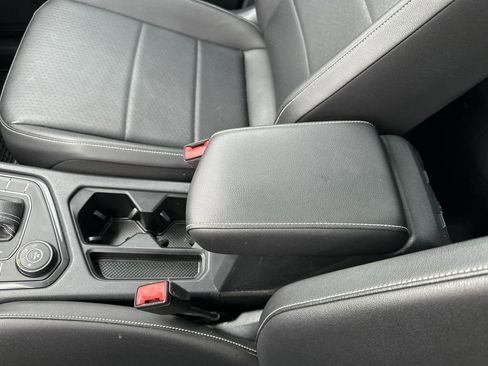 Used 2021 Volkswagen Tiguan SE w/ Panoramic Sunroof Package image 26