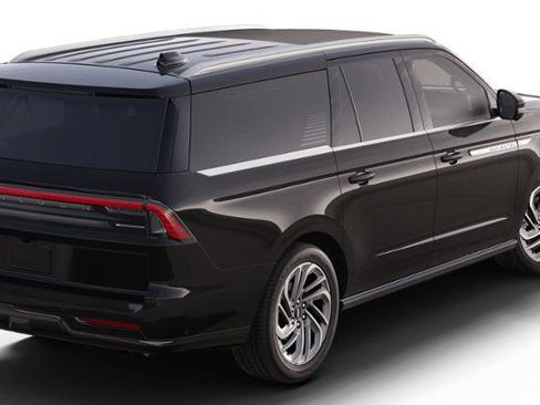 New 2025 Lincoln Navigator L Reserve image 3