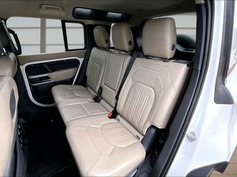 Used 2020 Land Rover Defender 110 HSE AWD/4WD image 24
