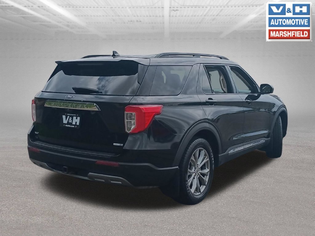 Used 2020 Ford Explorer XLT w/ Equipment Group 202A AWD/4WD image 26