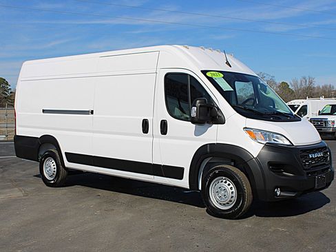 Used 2025 RAM ProMaster 3500 w/ Convenience Group image 3
