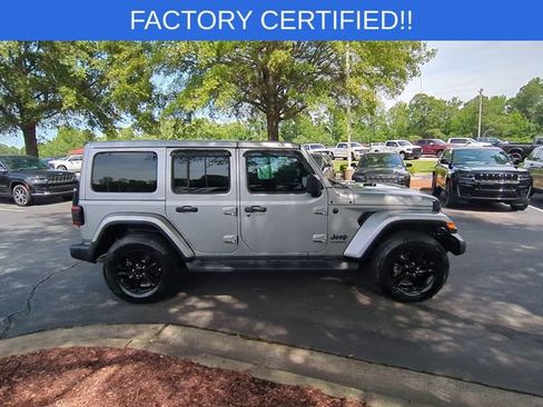 Used 2021 Jeep Wrangler Unlimited Sahara AWD/4WD image 6
