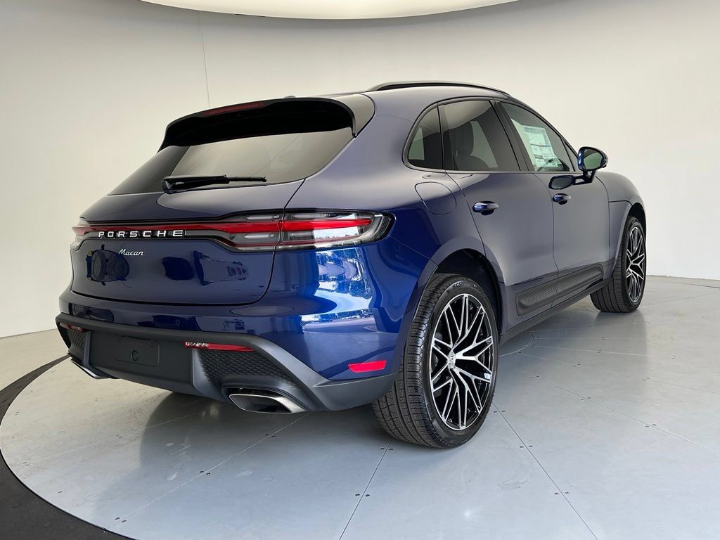 Used 2026 Porsche Macan AWD/4WD image 22