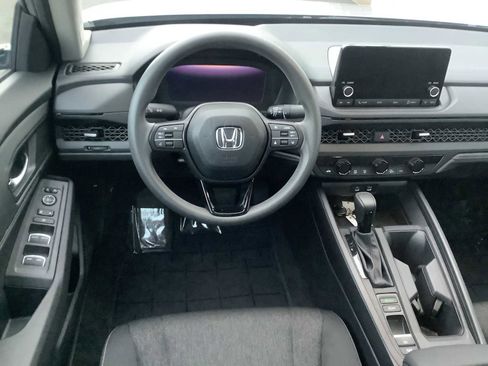 Used 2025 Honda Accord SE image 10