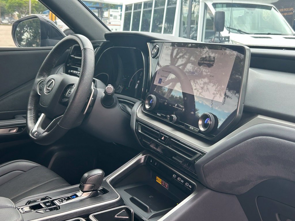 Used 2024 Lexus TX 500h AWD w/ Technology Package image 27