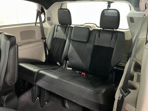 Used 2018 Dodge Grand Caravan SXT FWD image 10