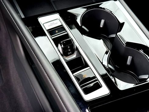 Certified 2024 Volkswagen Atlas SE image 21