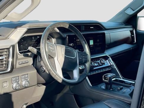 Used 2023 GMC Sierra 1500 Denali w/ Technology Package AWD/4WD image 9