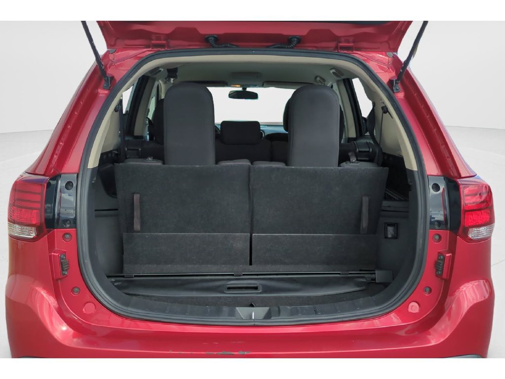 Used 2019 Mitsubishi Outlander ES FWD image 9