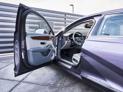 Used 2026 Bentley Flying Spur Plug-In Hybrid AWD/4WD image 28