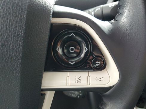 Used 2017 Toyota Prius Prime Advanced image 23