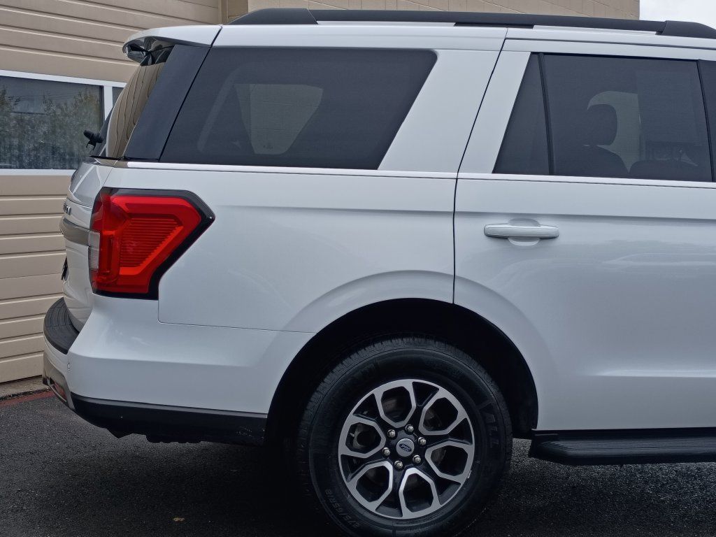 Used 2024 Ford Expedition XLT AWD/4WD image 4