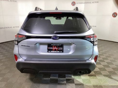 Used 2025 Subaru Forester Premium image 5