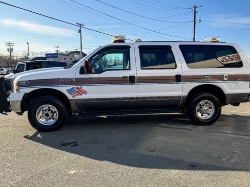 Used 2005 Ford Excursion XLT image 7