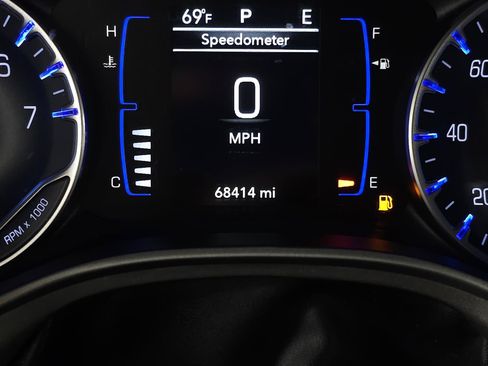 Used 2020 Chrysler Pacifica Touring-L w/ Premium Audio Group AWD/4WD image 20