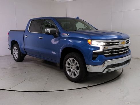 Used 2022 Chevrolet Silverado 1500 LTZ w/ Technology Package image 8