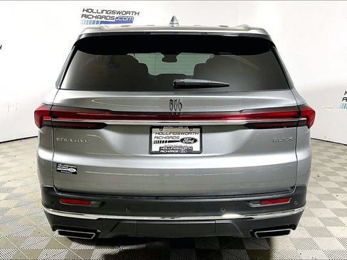 Used 2025 Buick Enclave Preferred FWD image 4