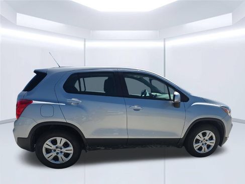 Used 2018 Chevrolet Trax LS FWD image 5