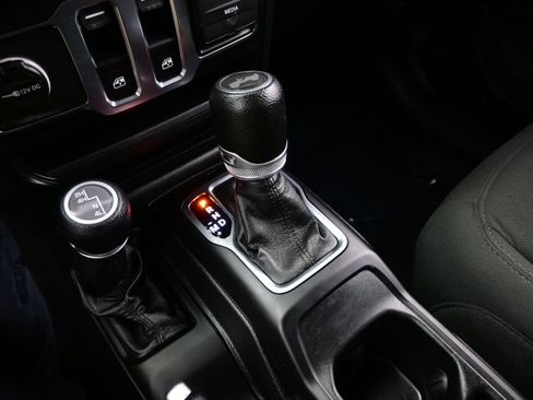 Used 2021 Jeep Wrangler Sport AWD/4WD image 22