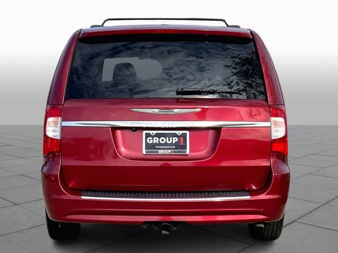 Used 2014 Chrysler Town & Country Touring w/ Trailer Tow Group image 4