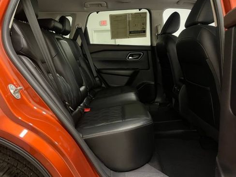 Used 2021 Nissan Rogue Platinum FWD image 24