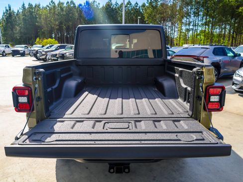 New 2026 Jeep Gladiator Willys AWD/4WD image 8