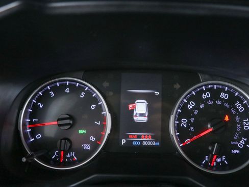 Used 2021 Toyota RAV4 XLE w/ Convenience Package FWD image 15