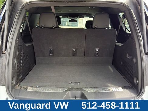 Used 2025 GMC Yukon XL Denali AWD/4WD image 7
