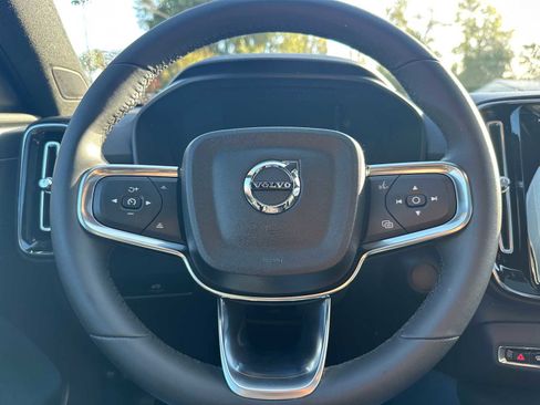 Certified 2023 Volvo XC40 Recharge Ultimate image 24