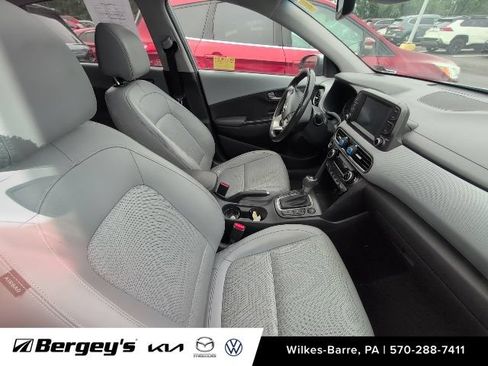 Used 2021 Hyundai Kona Limited w/ Cargo Package AWD/4WD image 5
