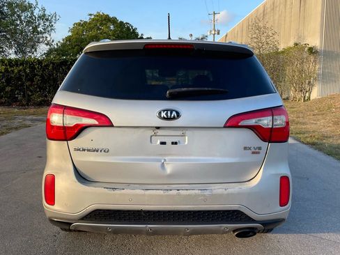 Used 2014 Kia Sorento SX w/ 3rd Row Package image 6