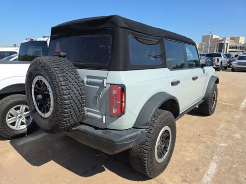 Used 2023 Ford Bronco Badlands w/ Sasquatch Package AWD/4WD image 5