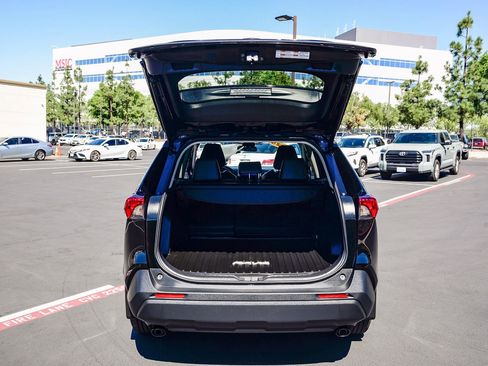 Certified 2025 Toyota RAV4 XLE Premium image 32