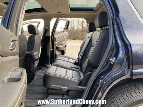 Used 2022 GMC Acadia Denali w/ GMC Pro Grade Package image 43