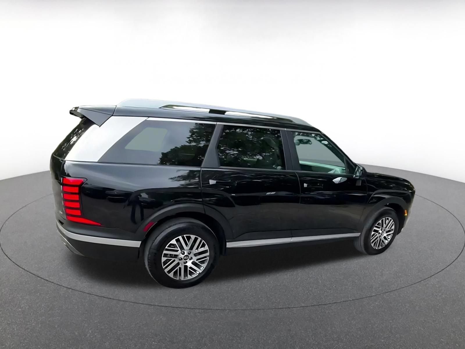 Used 2026 Hyundai Palisade SEL AWD/4WD image 14