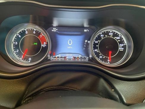 Used 2019 Jeep Cherokee Trailhawk w/ Cold Weather Group AWD/4WD image 25