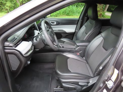 Certified 2023 Jeep Compass Latitude AWD/4WD image 19