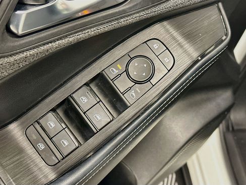Used 2023 Nissan Rogue SV AWD/4WD image 15