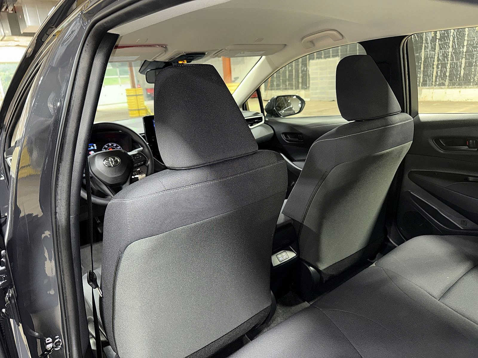 Used 2023 Toyota Corolla LE w/ Carpet Mat Package (TMS) FWD image 26