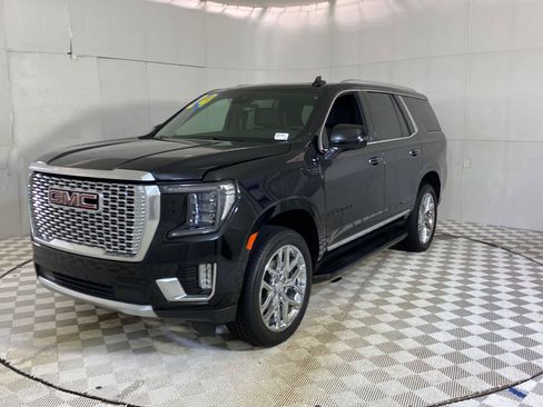 Used 2024 GMC Yukon Denali w/ Advanced Technology Package AWD/4WD image 2