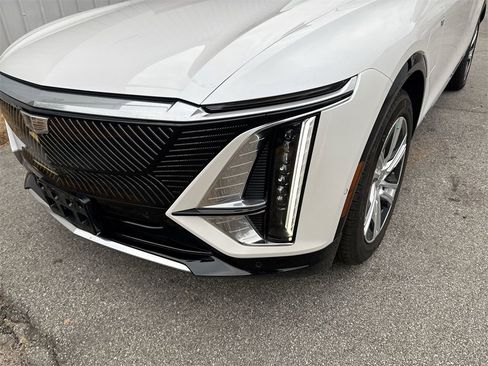 Used 2024 Cadillac Lyriq Tech w/ Driver Assist Package image 10