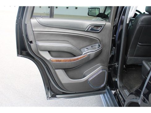 Used 2018 Chevrolet Tahoe LT image 12